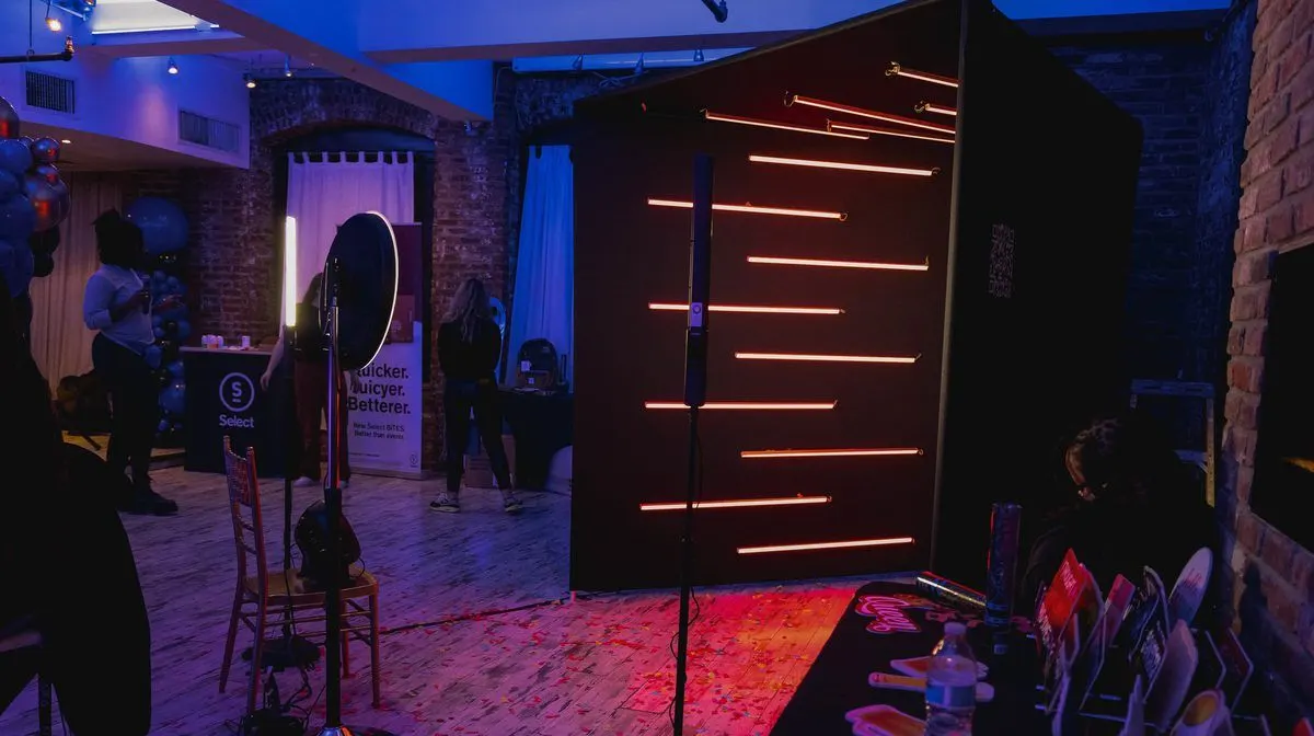 Vogue booth LED sequence during a capture